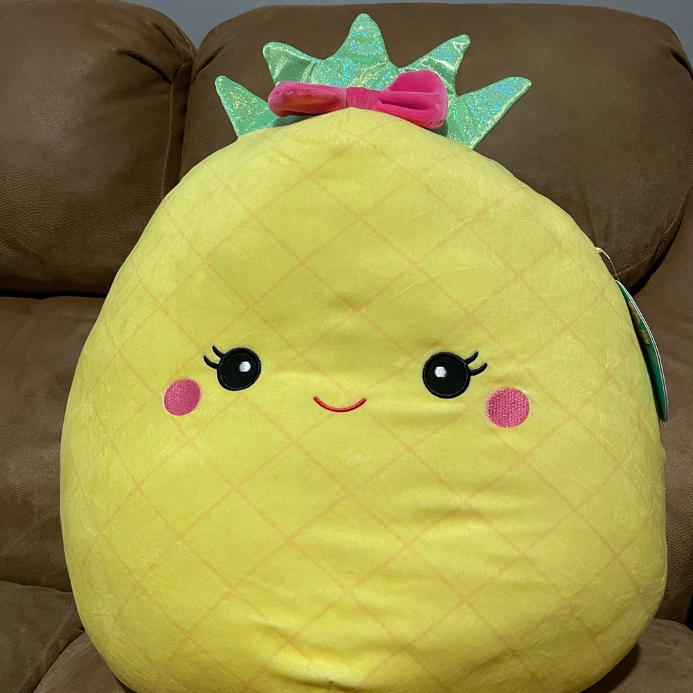 Maui Squishmallow 16 inch NWT